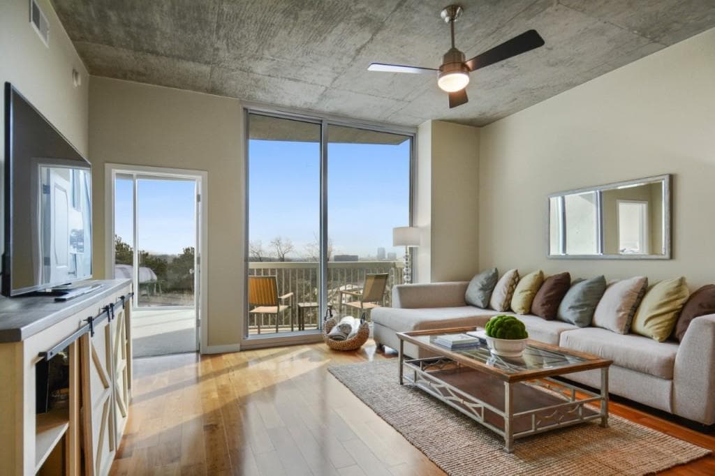 1 bedroom, 2 bathroom, 1,171 sq ft condominium sold at 3300 Windy Ridge Parkway 914, Atlanta, GA 30339