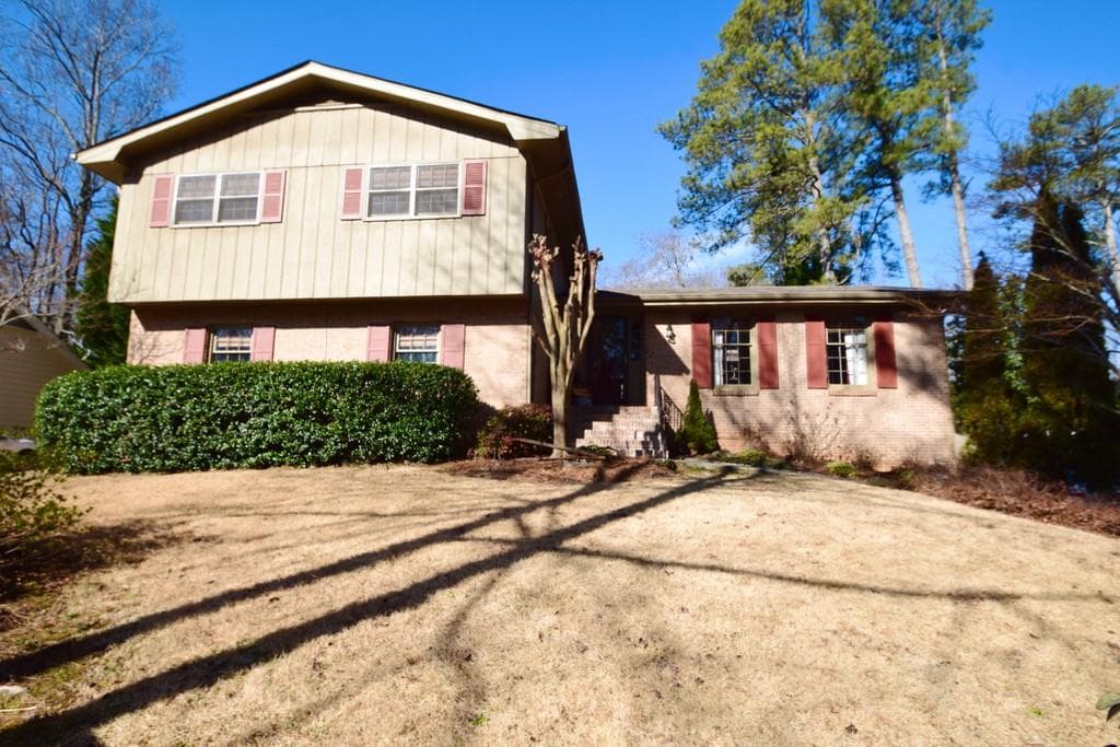 4 bedroom, 3 bathroom, 2,766 sq ft single family residence sold at 2731 Kenwood Drive, Duluth, GA 30096