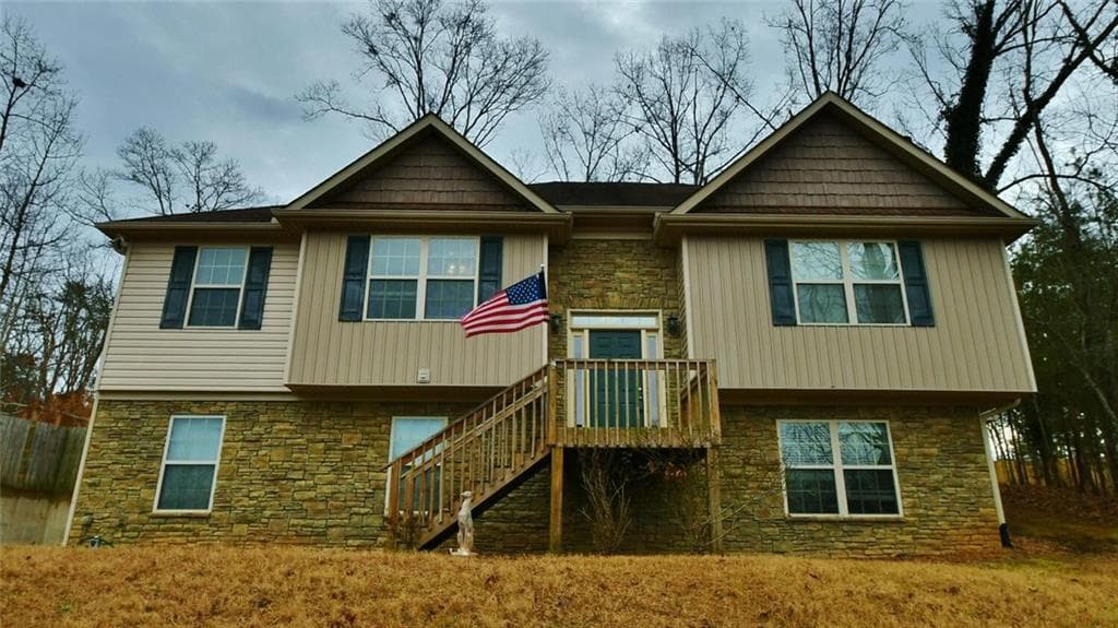 4 bedroom, 3 bathroom, 2,402 sq ft single family residence sold at 6141 Westchester Place, Gainesville, GA 30506