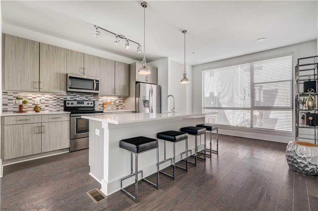 995 Moda Drive, Atlanta, GA 30316 — most recent listing photo