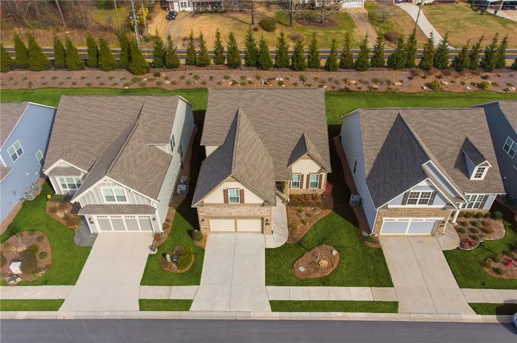 3 bedroom, 3 bathroom, 2,098 sq ft single family residence sold at 3627 Cresswind Parkway, Gainesville, GA 30504