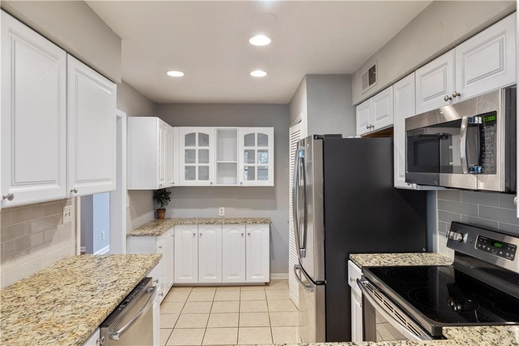 2 bedroom, 2 bathroom, 1,163 sq ft condominium sold at 54 Lamsden Lane, Atlanta, GA 30327
