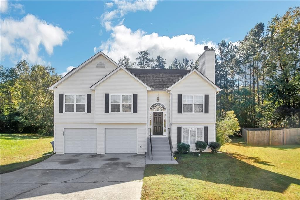4 bedroom, 3 bathroom, 1,854 sq ft single family residence sold at 8020 Mustang Lane, Riverdale, GA 30274
