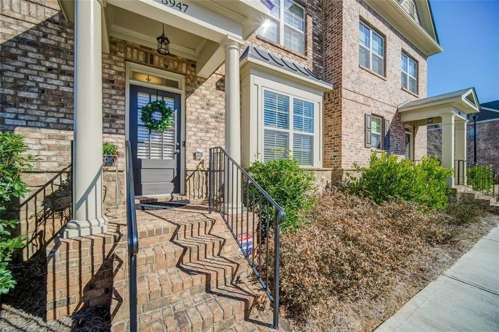 3 bedroom, 4 bathroom, 1,923 sq ft townhouse sold at 3947 TOWBRIDGE Court 10, Smyrna, GA 30082