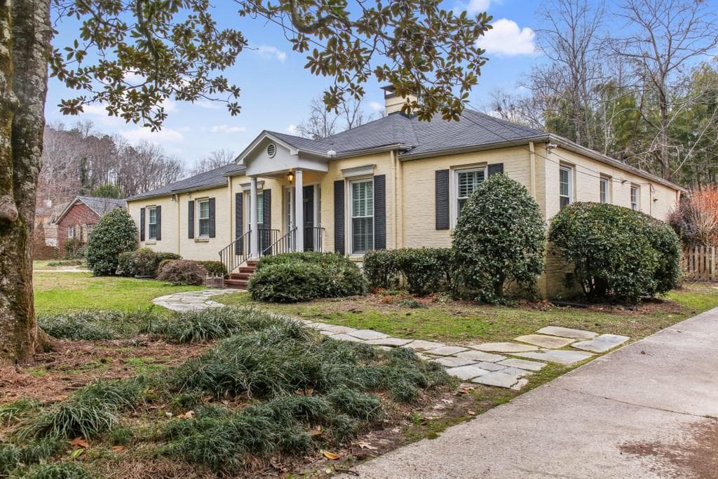 4 bedroom, 4 bathroom, 2,462 sq ft single family residence sold at 520 Mountain Way A, Atlanta, GA 30342