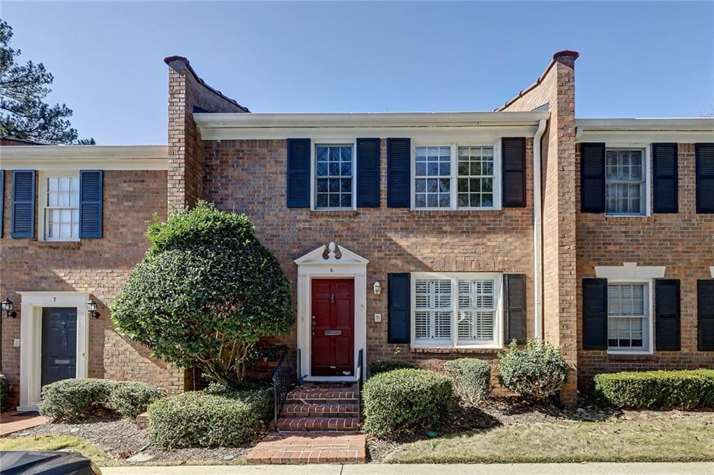 2 bedroom, 3 bathroom, 1,610 sq ft condominium sold at 4620 Wieuca Road 6, Atlanta, GA 30342