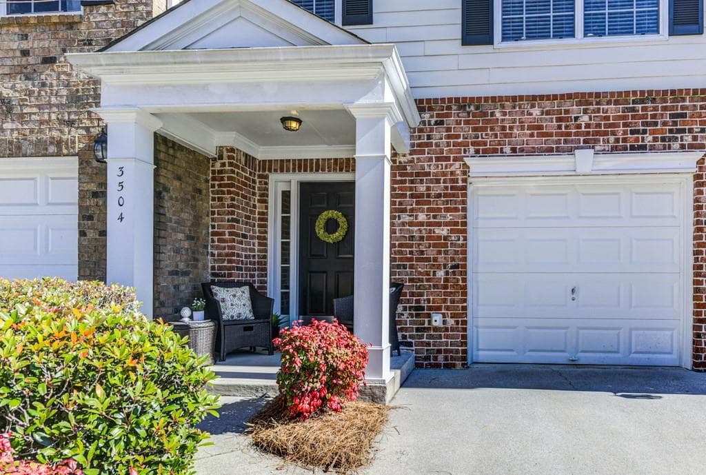 2 bedroom, 3 bathroom, 1,833 sq ft townhouse sold at 3504 Chattahoochee Summit Lane 26, Atlanta, GA 30339