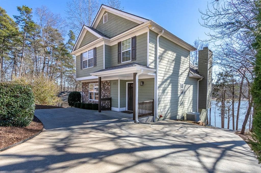 933 Rue Fleur De Lis, Lavonia, GA 30553 — most recent listing photo