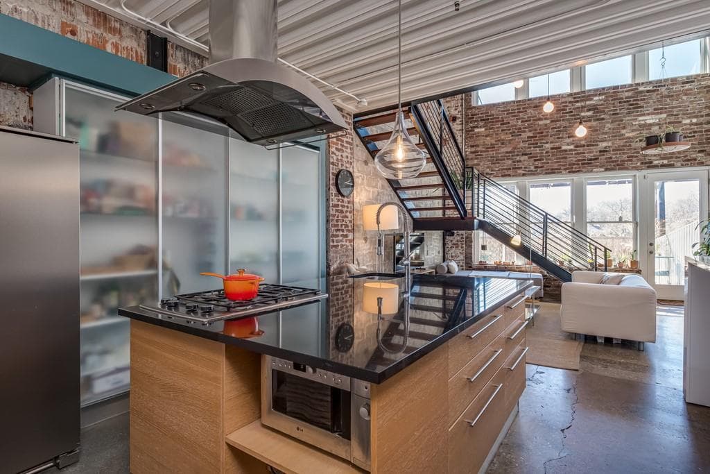 1 bedroom, 2 bathroom, 1,124 sq ft condominium sold at 675 Greenwood Avenue 112, Atlanta, GA 30306