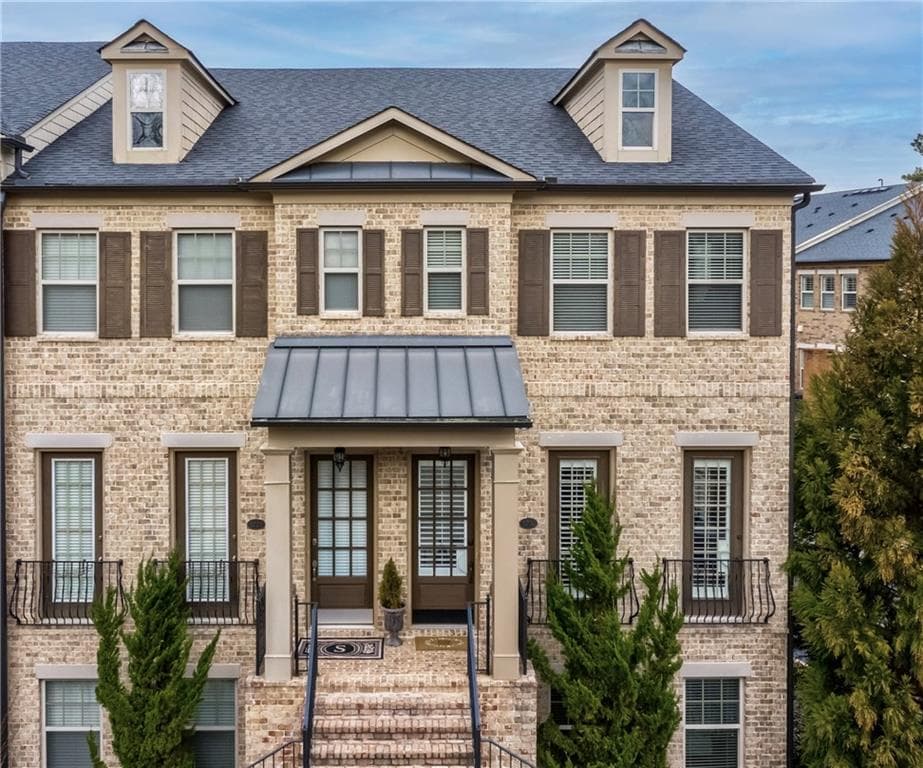 3 bedroom, 4 bathroom townhouse sold at 3732 Broughton Circle 11, Atlanta, GA 30339