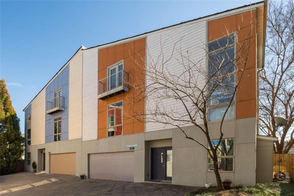 2 bedroom, 3 bathroom, 1,683 sq ft townhouse sold at 1230 Chareau Court, Atlanta, GA 30318