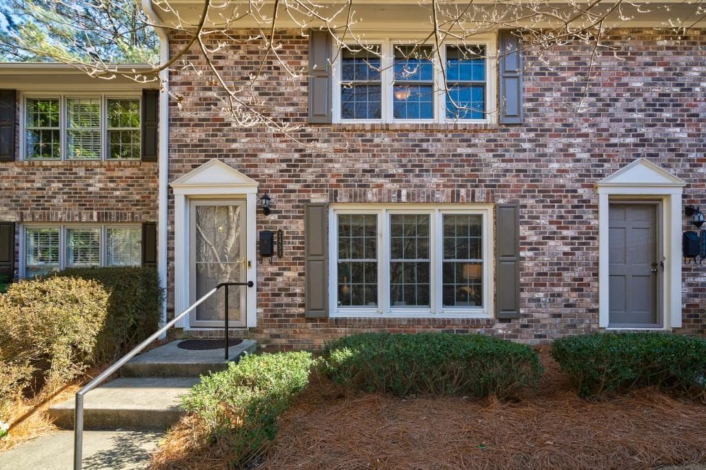 2 bedroom, 3 bathroom, 1,594 sq ft condominium sold at 2451 Northlake Court, Atlanta, GA 30345