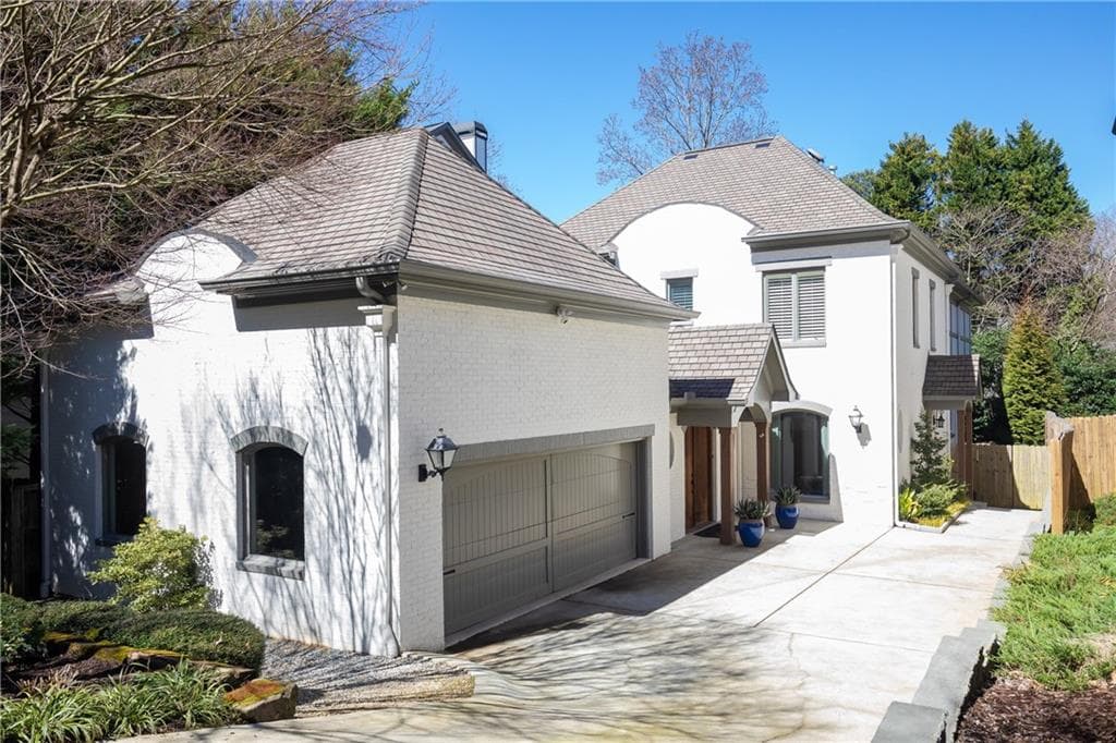 4 bedroom, 4 bathroom, 3,886 sq ft single family residence sold at 37 Honour Circle, Atlanta, GA 30305
