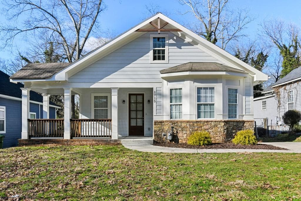 3 bedroom, 2 bathroom, 1,300 sq ft single family residence sold at 1715 Evans Drive, Atlanta, GA 30310