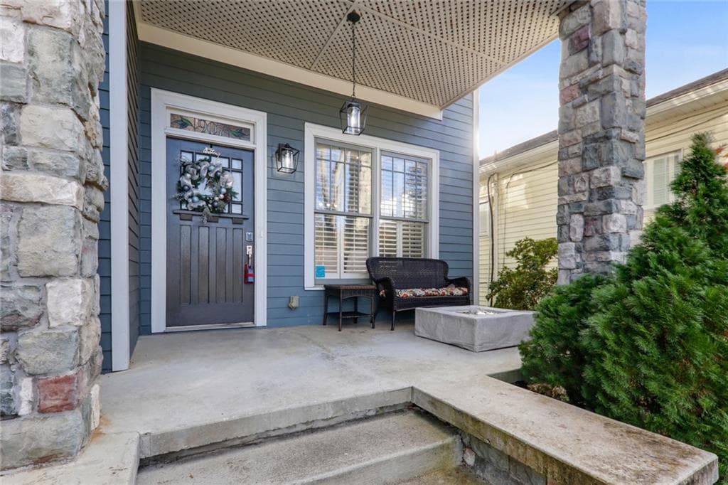 3 bedroom, 3 bathroom, 2,678 sq ft single family residence sold at 907 Ponce De Leon Place, Atlanta, GA 30306