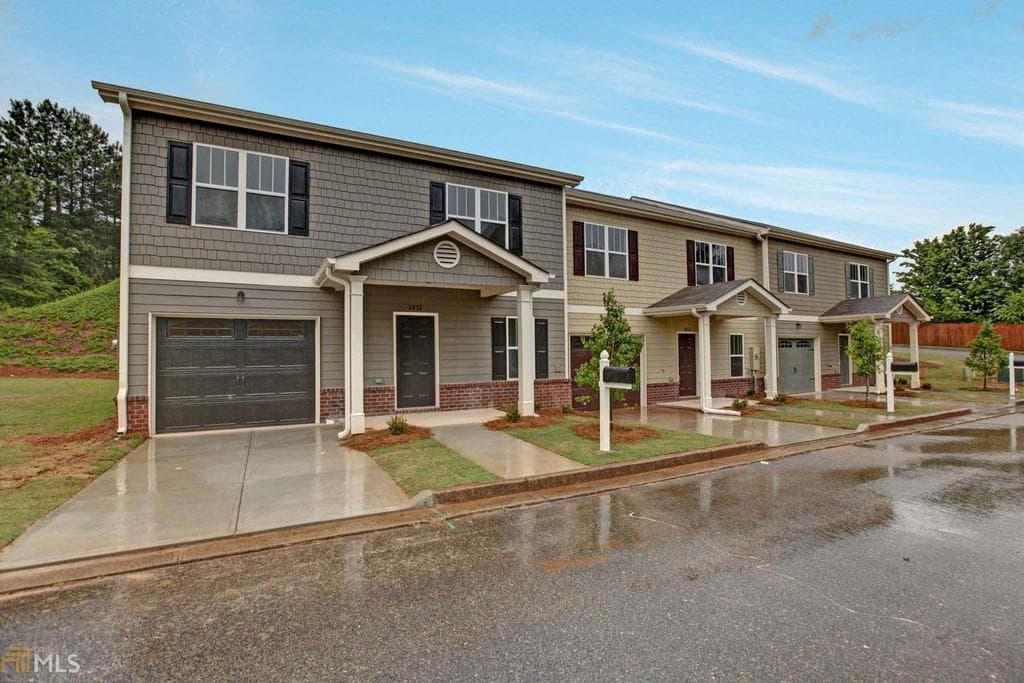3 bedroom, 3 bathroom, 1,944 sq ft townhouse sold at 2871 Fox Wood Lane, Gainesville, GA 30504