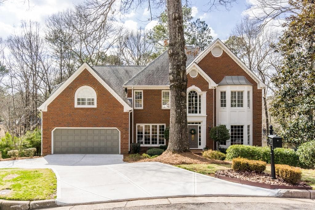 4 bedroom, 4 bathroom, 3,902 sq ft single family residence sold at 250 Shadowledge Lane, Roswell, GA 30076