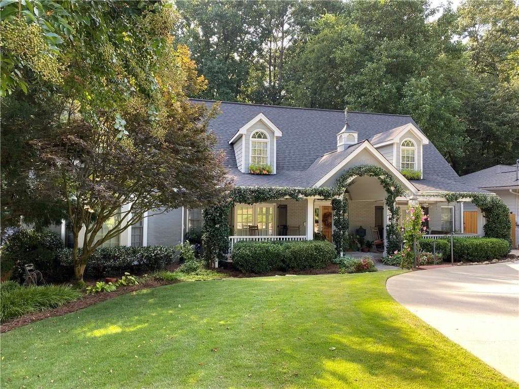 5 bedroom, 5 bathroom, 4,665 sq ft single family residence sold at 2962 Rockingham Drive, Atlanta, GA 30327