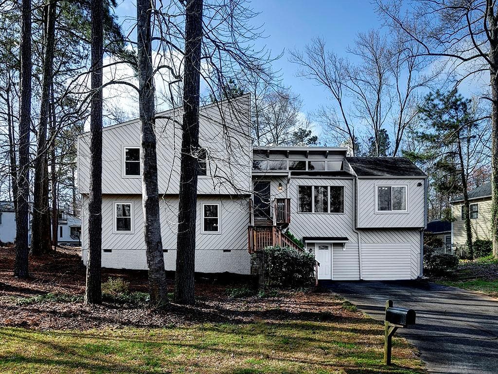 4 bedroom, 3 bathroom, 2,372 sq ft single family residence sold at 3460 Salem Trace, Marietta, GA 30062
