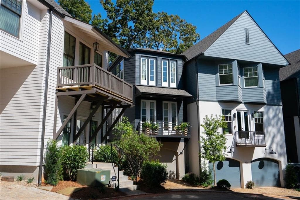 4 bedroom, 4 bathroom townhouse sold at 1887 Vigo Street 40, Atlanta, GA 30307