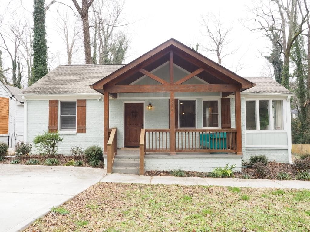 3 bedroom, 2 bathroom, 1,300 sq ft single family residence sold at 1654 Derry Avenue, Atlanta, GA 30310