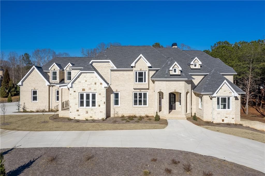 6 bedroom, 6 bathroom, 7,565 sq ft single family residence sold at 5103 Legends, Braselton, GA 30517
