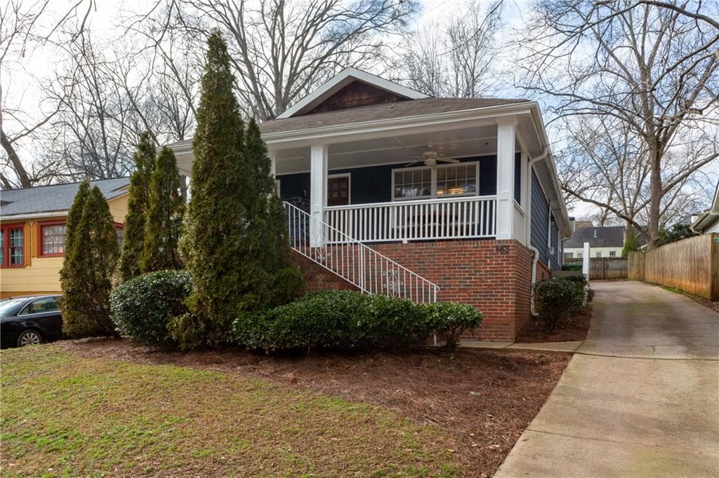 3 bedroom, 2 bathroom, 1,400 sq ft single family residence sold at 883 Stallings Avenue, Atlanta, GA 30316