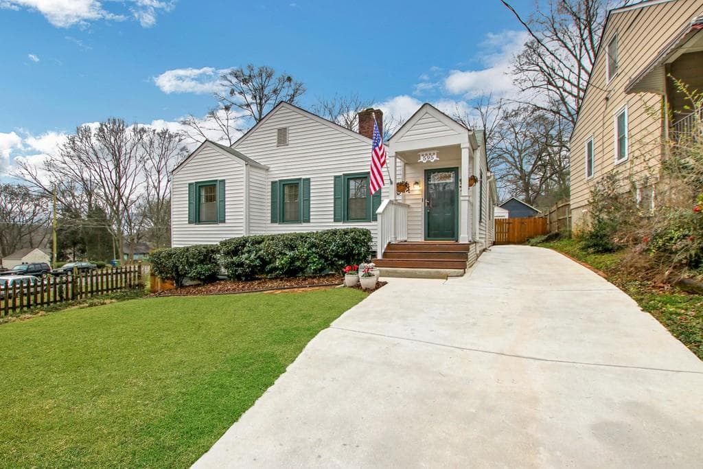 3 bedroom, 2 bathroom, 1,926 sq ft single family residence sold at 595 Warwick Street, Atlanta, GA 30316