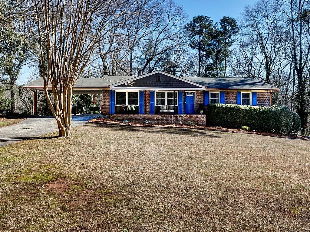 4 bedroom, 3 bathroom, 2,392 sq ft single family residence sold at 1850 Glynda Drive, Marietta, GA 30062