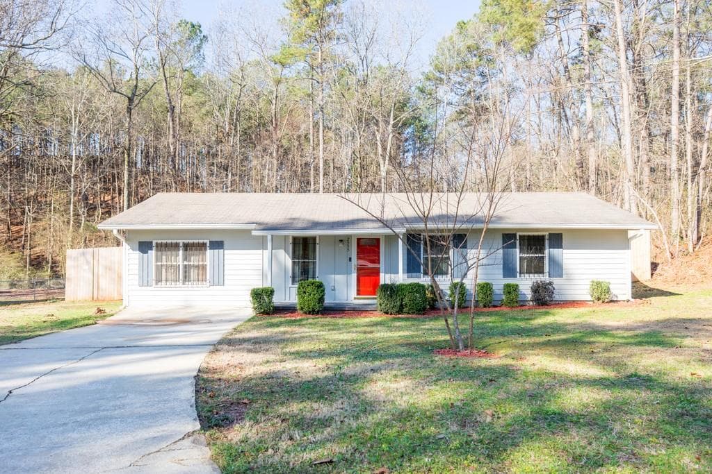 3 bedroom, 2 bathroom, 1,248 sq ft single family residence sold at 2555 Lewfield Circle, Atlanta, GA 30316