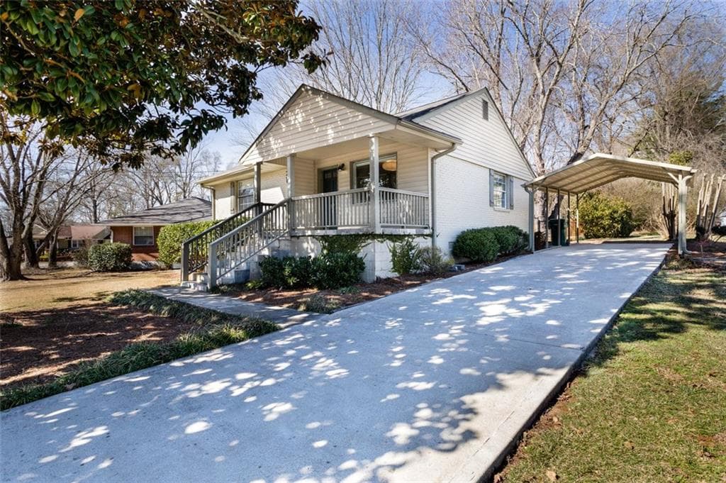2 bedroom, 1 bathroom, 851 sq ft single family residence sold at 897 POWDER SPRINGS Street, Smyrna, GA 30080