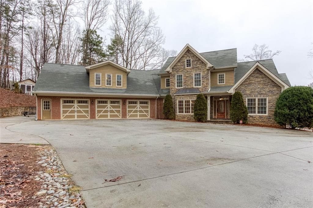 6 bedroom, 5 bathroom, 3,515 sq ft single family residence sold at 154 Windlake Path, Dallas, GA 30132