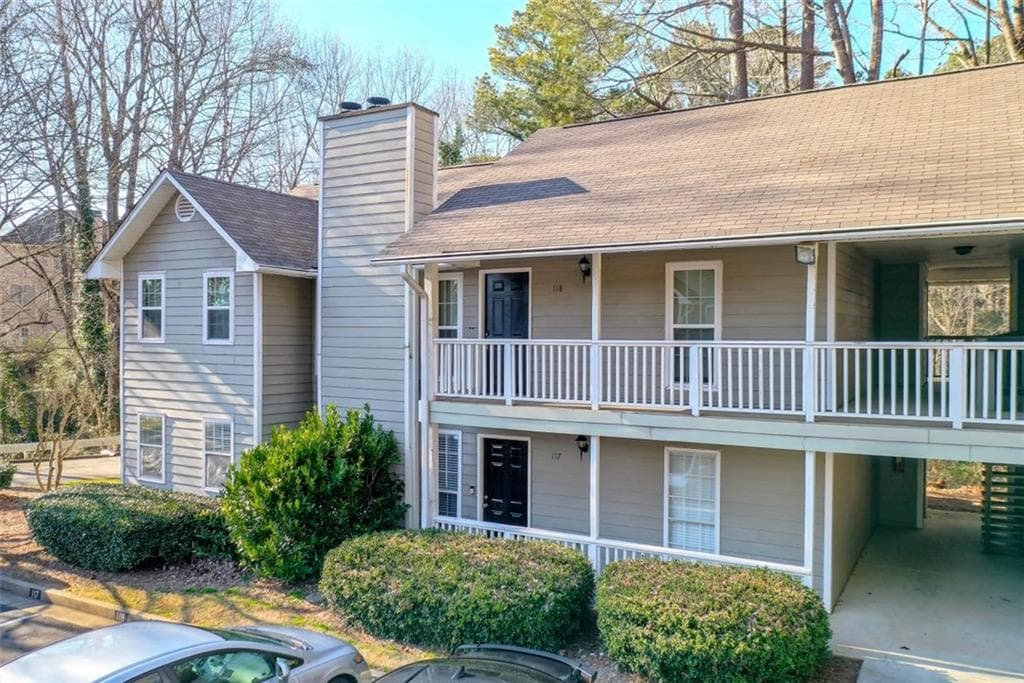 2 bedroom, 2 bathroom, 1,250 sq ft condominium sold at 118 Sterling Court, Alpharetta, GA 30004