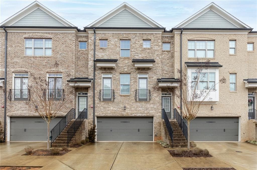 3 bedroom, 4 bathroom, 2,406 sq ft townhouse sold at 1583 Cambridge Place, Marietta, GA 30062