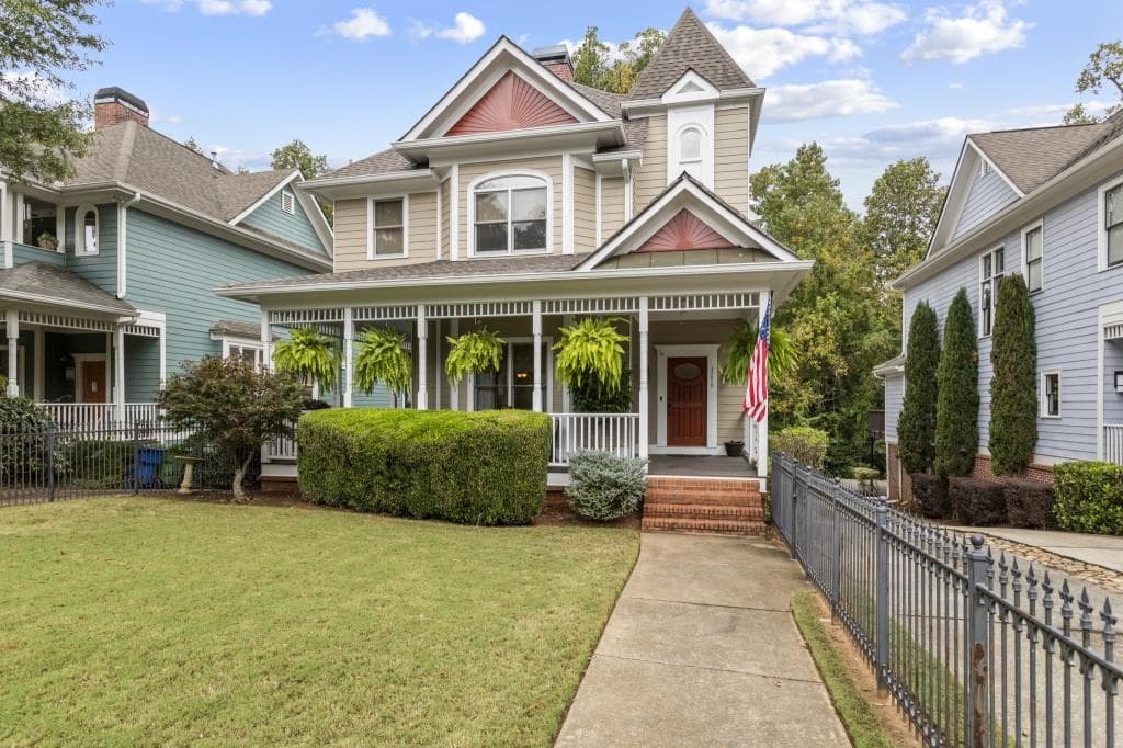 6 bedroom, 4 bathroom, 4,190 sq ft single family residence sold at 1218 North Avenue, Atlanta, GA 30307