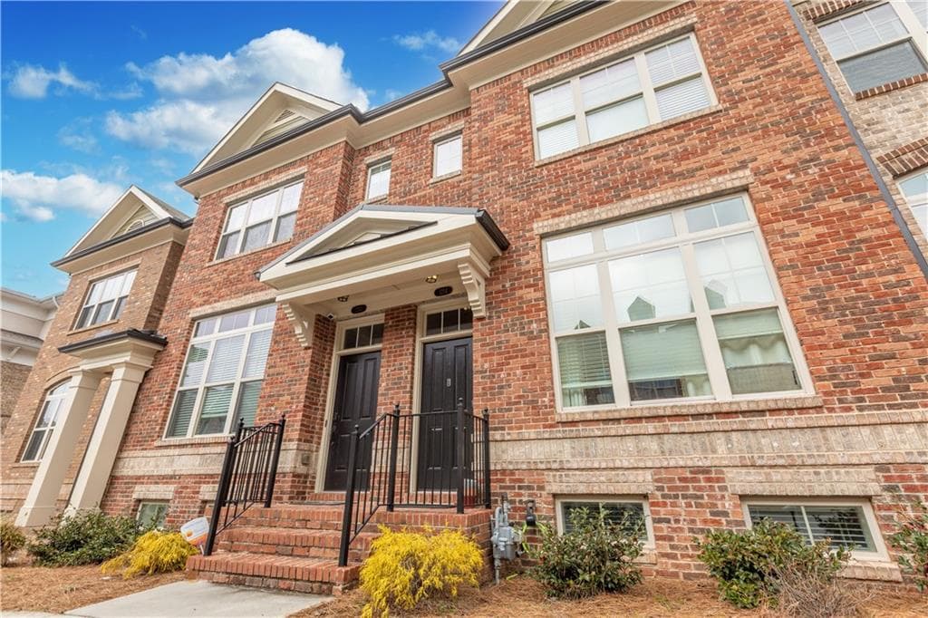 3 bedroom, 4 bathroom, 2,000 sq ft townhouse sold at 1214 Lavista Circle 13, Atlanta, GA 30324