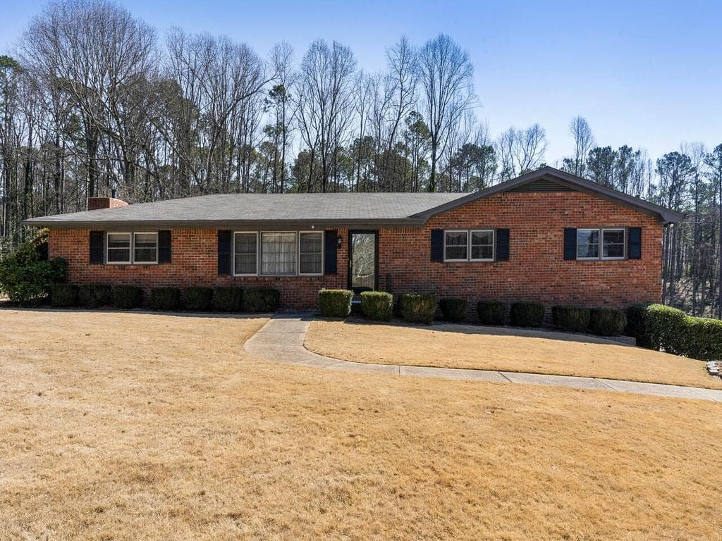 3 bedroom, 2 bathroom, 2,673 sq ft single family residence sold at 3370 Shaw Road, Marietta, GA 30066