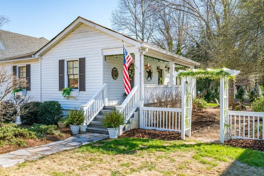 417 Cascade Drive, Marietta, GA 30064 — most recent listing photo