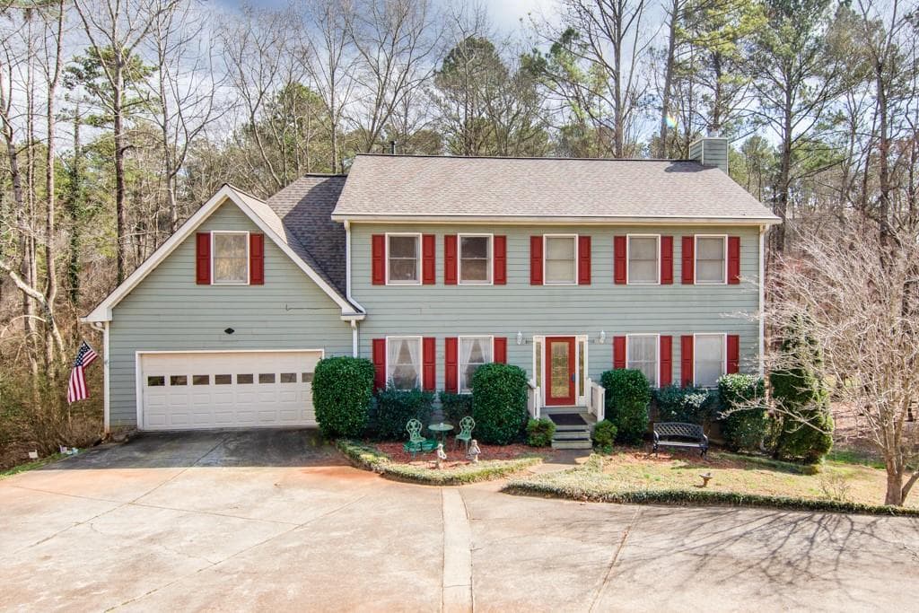 3 bedroom, 3 bathroom, 2,419 sq ft single family residence sold at 3657 Vinyard Way, Lawrenceville, GA 30044