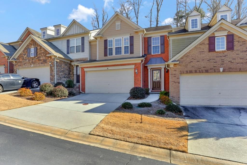 3 bedroom, 3 bathroom, 1,952 sq ft townhouse sold at 5800 Oakdale Road 171, Mableton, GA 30126