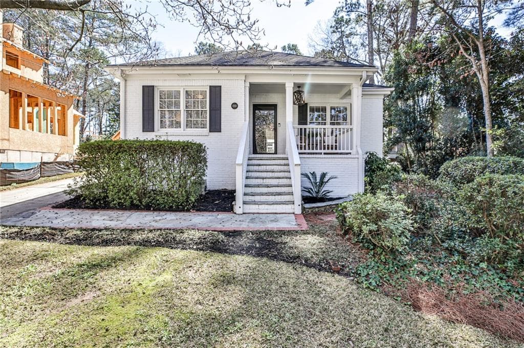 3 bedroom, 3 bathroom, 2,268 sq ft single family residence sold at 1201 Kingsley Circle, Atlanta, GA 30324