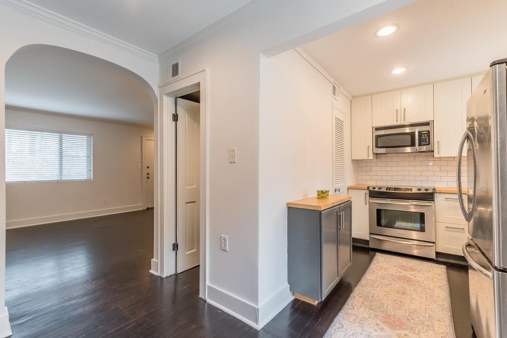 2 bedroom, 2 bathroom, 1,064 sq ft townhouse sold at 1604 Briarcliff Road 5, Atlanta, GA 30306