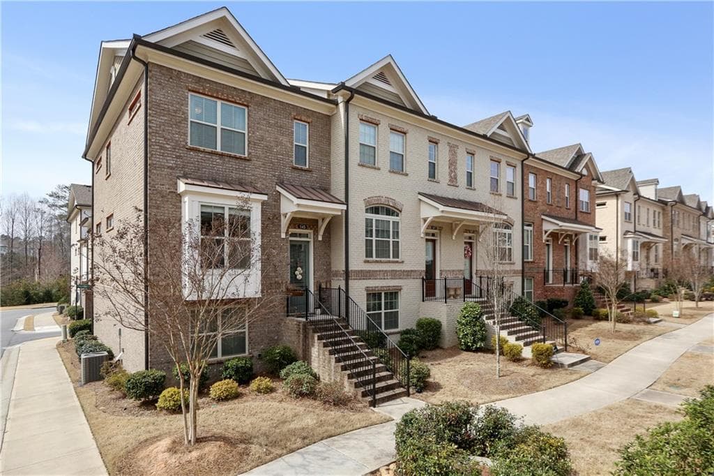 3 bedroom, 4 bathroom, 2,013 sq ft townhouse sold at 145 Laurel Crest Alley, Johns Creek, GA 30024