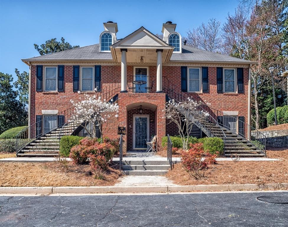 2 bedroom, 2 bathroom, 1,635 sq ft condominium sold at 6 Plantation Drive A, Atlanta, GA 30324