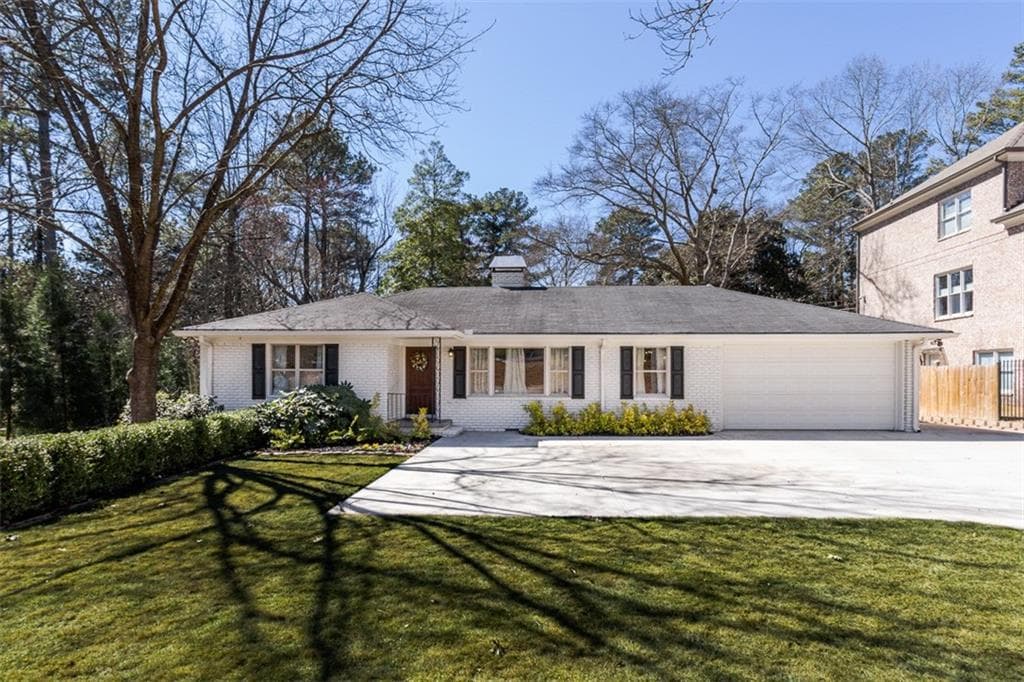 3 bedroom, 3 bathroom, 1,557 sq ft single family residence sold at 3318 E Roxboro Road, Atlanta, GA 30324