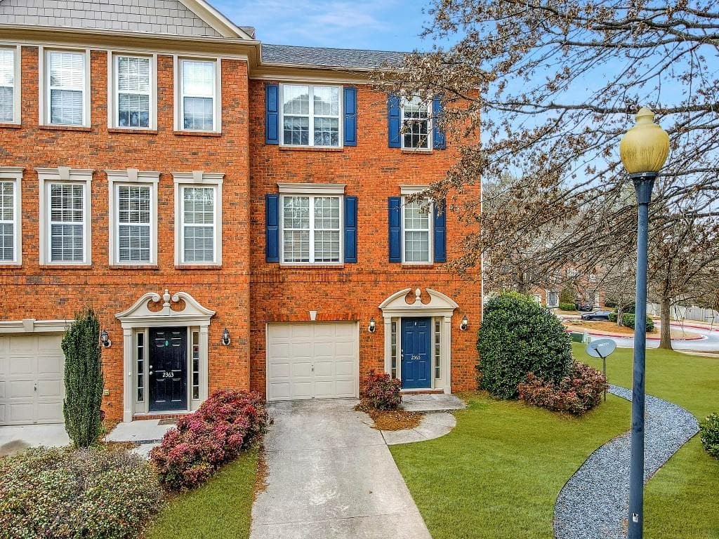 4 bedroom, 4 bathroom, 1,963 sq ft townhouse sold at 2365 Towneview Court 8, Atlanta, GA 30080