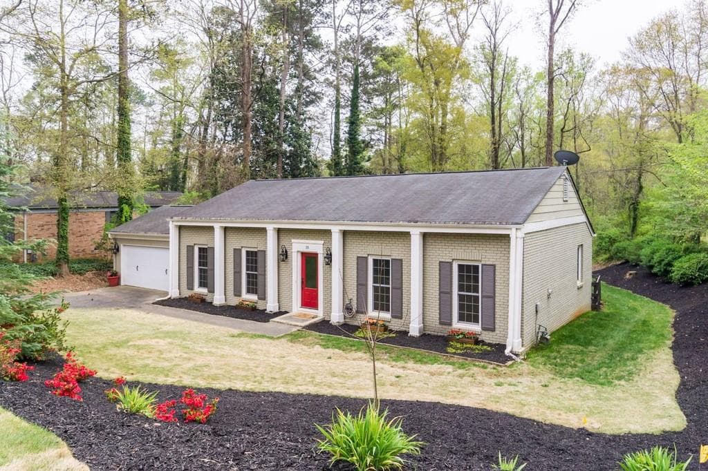 3 bedroom, 3 bathroom, 1,450 sq ft single family residence sold at 35 Willow Springs, Roswell, GA 30075