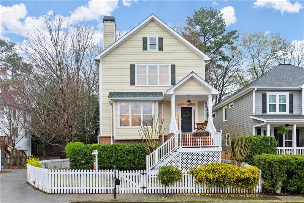 3 bedroom, 3 bathroom single family residence sold at 2163 Whittier Place, Atlanta, GA 30318