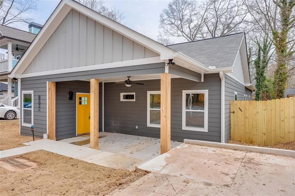 3 bedroom, 2 bathroom single family residence sold at 902 Westmont Road, Atlanta, GA 30311