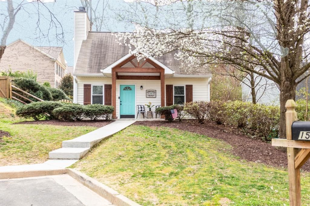 2 bedroom, 2 bathroom, 1,024 sq ft single family residence sold at 1547 Park Creek Cove, Brookhaven, GA 30319